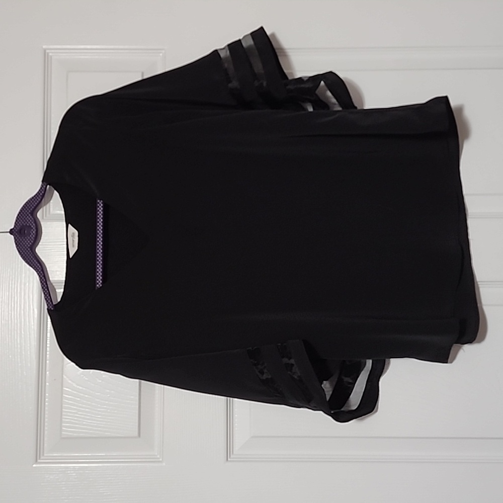 Black silky bell armed blouse